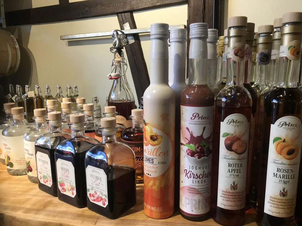 diverse Schnäpse