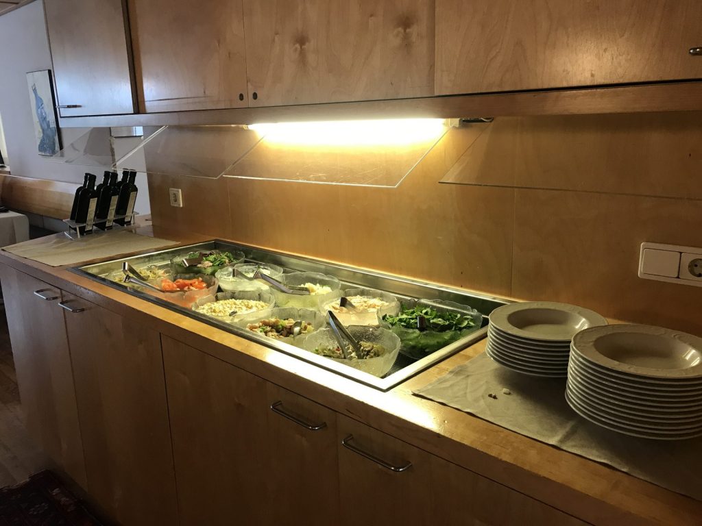 Salatbüffett im Hotel